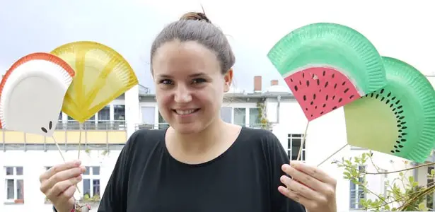 Obstfächer DIY für warme Tage – aus Papptellern