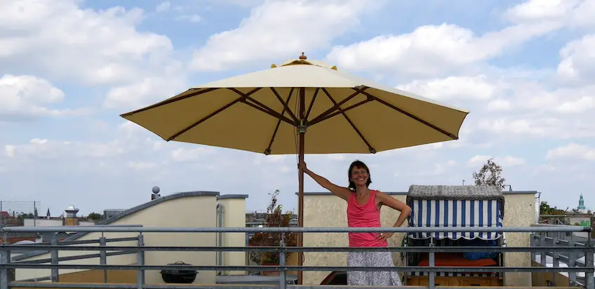 Mein Glück unter dem Sonnenschirm – Liebeserklärung an den Sommer und Werbung für Schneider Schirme