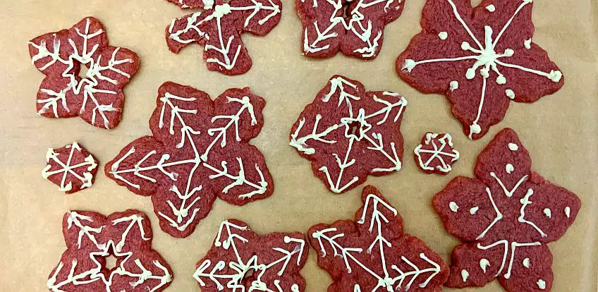 Es weihnachtet sehr – mit leckeren Red Velvet Schneeflocken-Cookies!